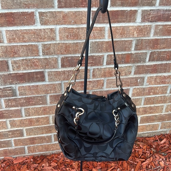 COACH Signature C Medium Black Hobo Satchel/Shoulder Bag đź’Ľ - Picture 2 of 16